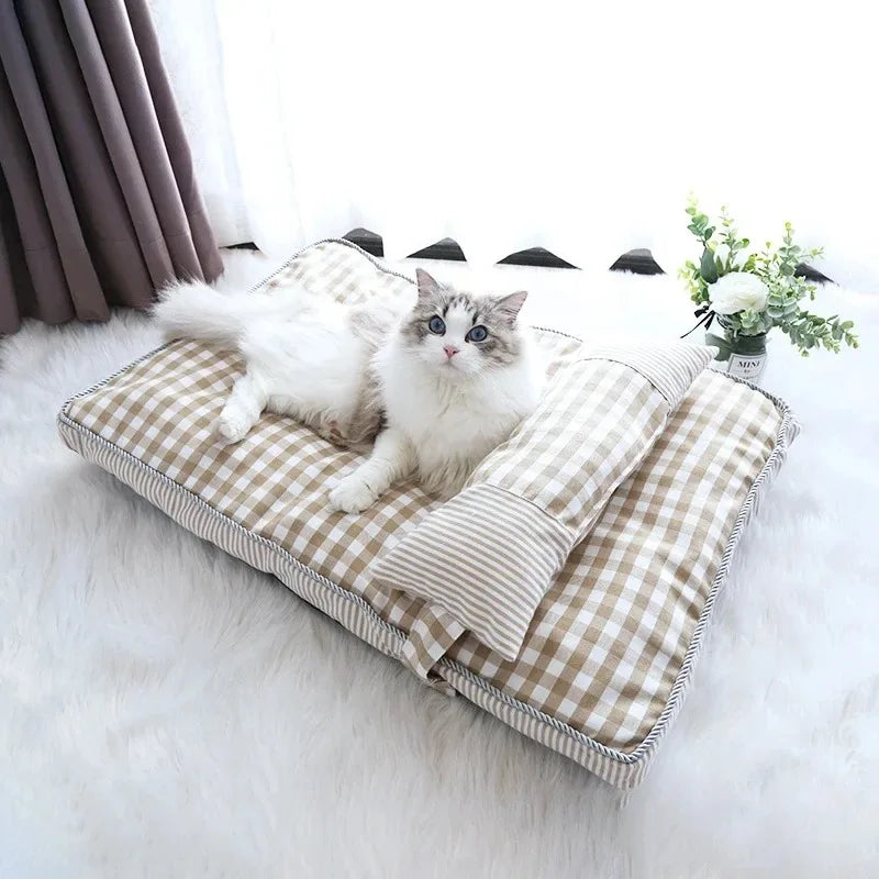 Winter Warm Cat Bed